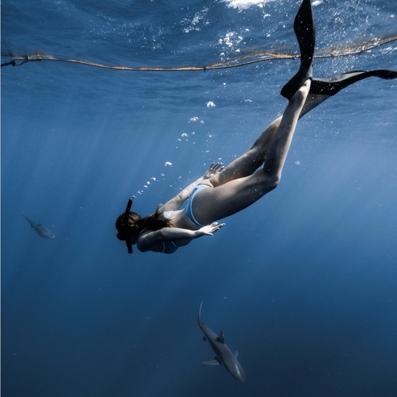 🌿🌊Meet your Posher, Kaycee - Picture 2 of 7